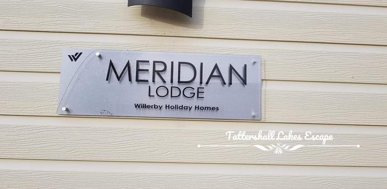 Meridian Tattershall Lakes Escape - Lakeside Lodge Caravan With A Fishing Peg Luxury Hot Tub Exteriör bild