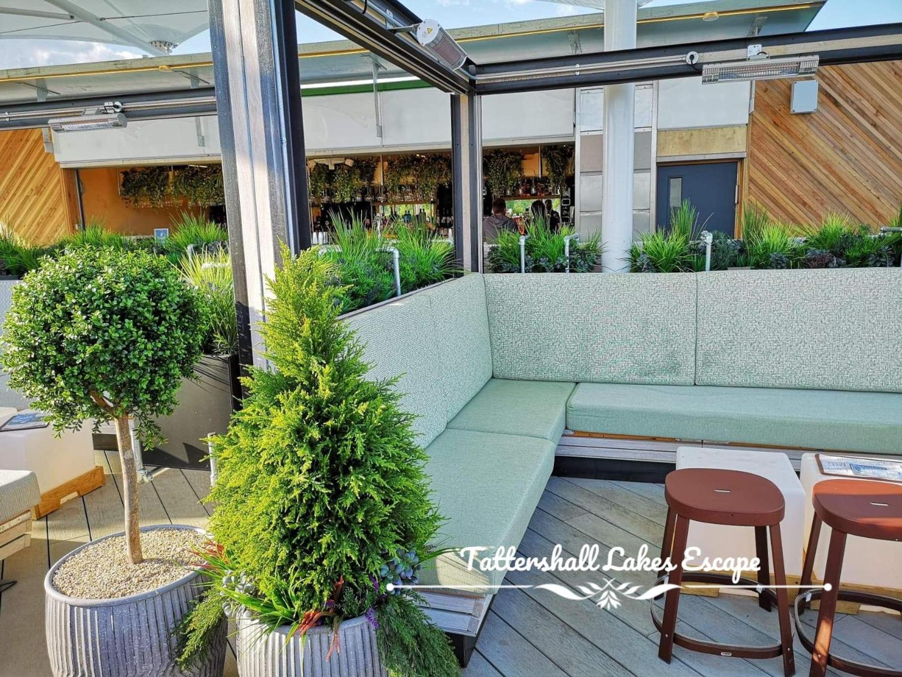 Meridian Tattershall Lakes Escape - Lakeside Lodge Caravan With A Fishing Peg Luxury Hot Tub Exteriör bild